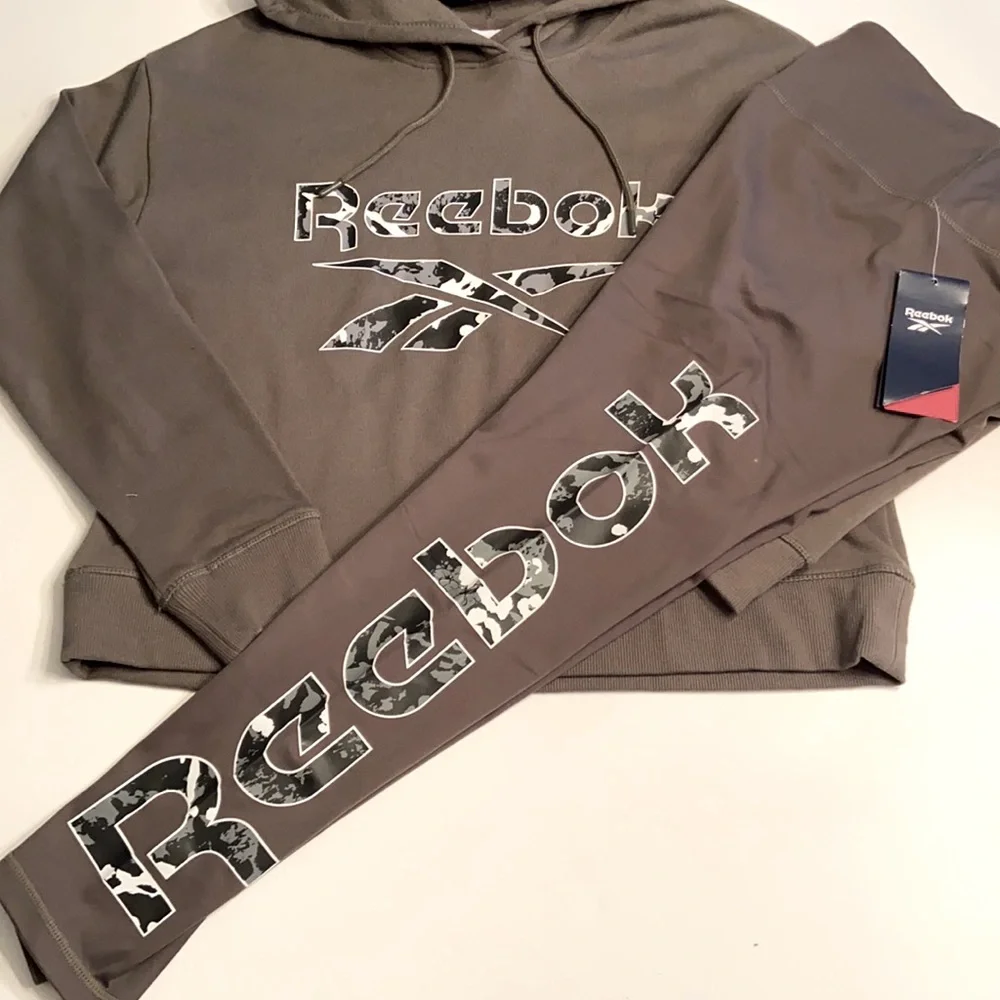 Reebok Power Play Popover Cropped Hoodie & Reebok 7/8 High Rise Legging - Picture 4 of 7